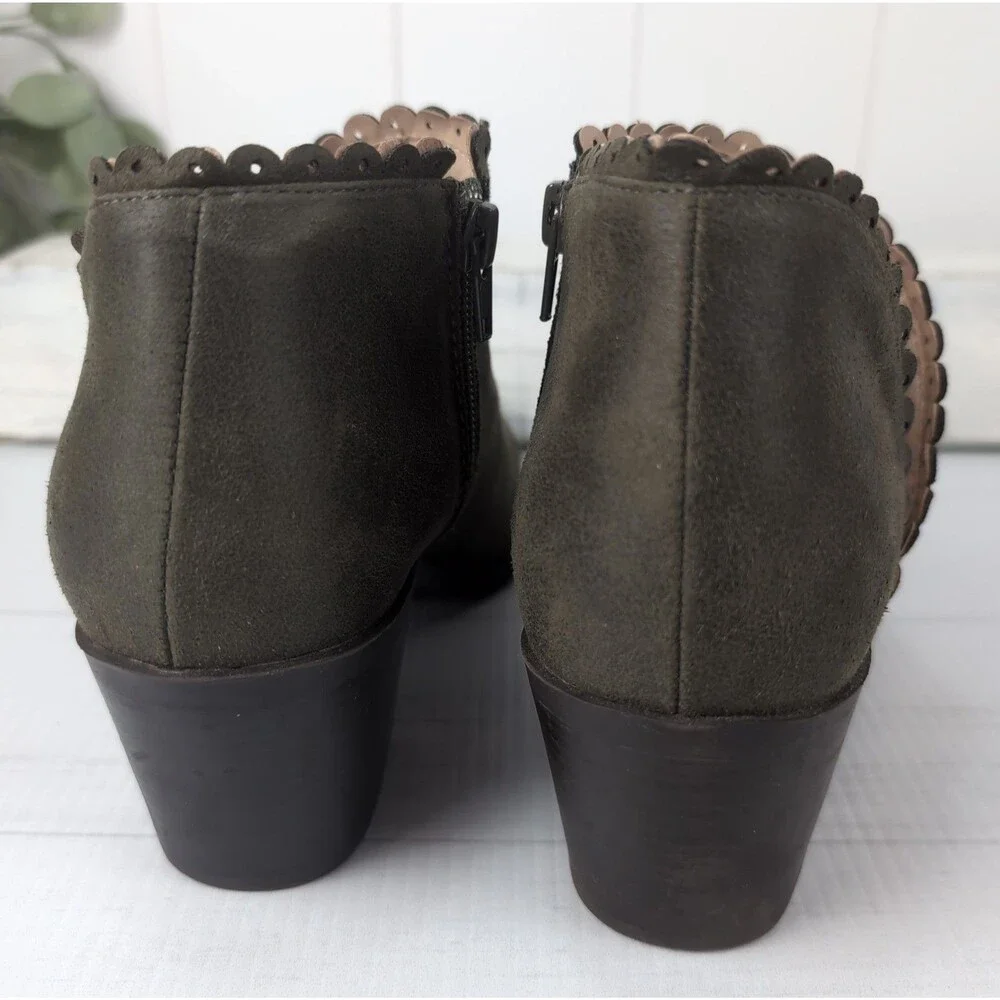 Journee Collection Women's Tessa Scalloped Olive Green Block Heel Booties Size 9